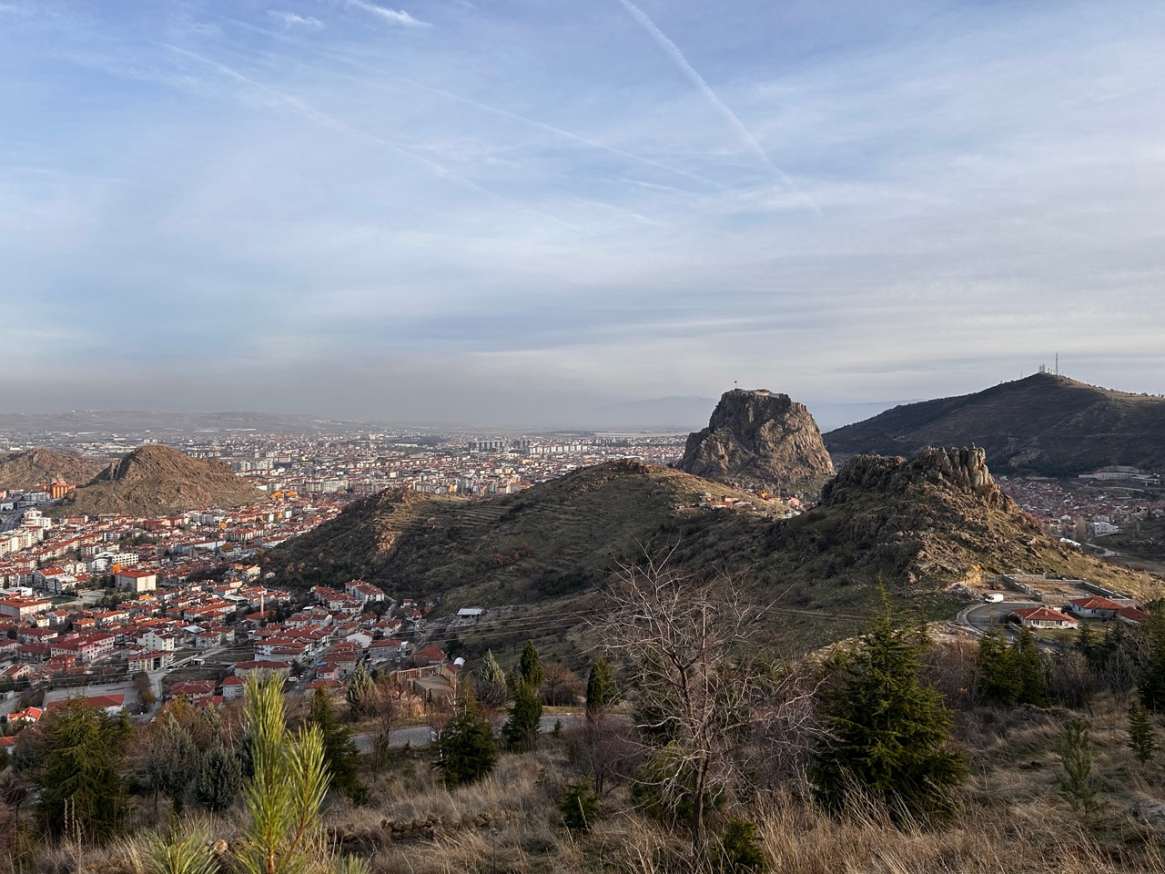 Afyon Kalesi ve genel görünüm